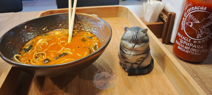 «Ты, конечно, ешь… но стоило ли начинать? Стоило ли вообще приходить?»