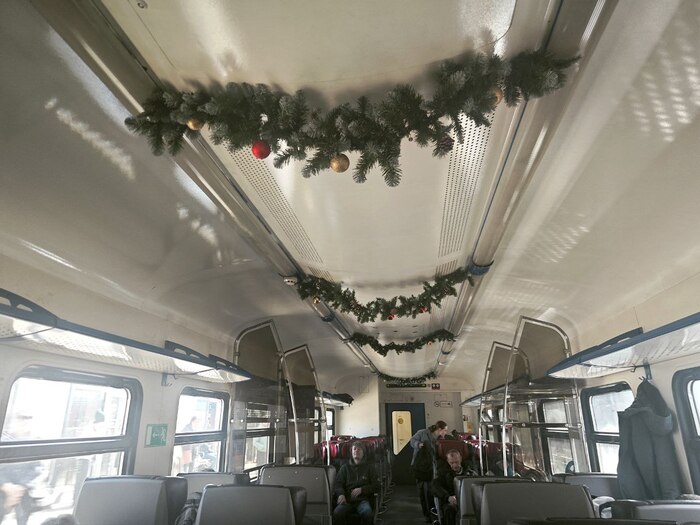 Продолжаю знакомить вас с необычным в электричках