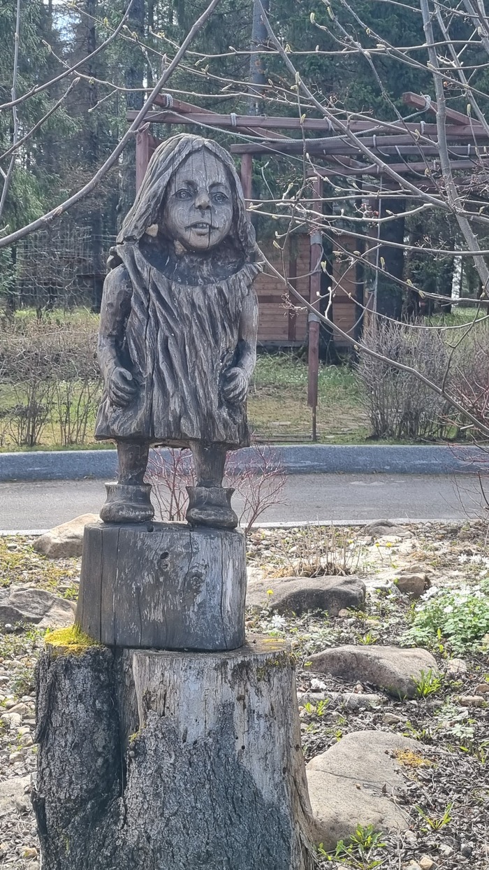 Крипота, конечно, но этим местам идет такое ))