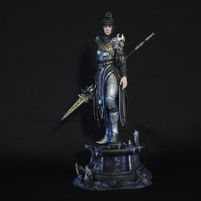 Фигурка изначально была напечатана, очень радует своей детализацией и качеством рельефа. Такую расписывать - одно удовольствие.