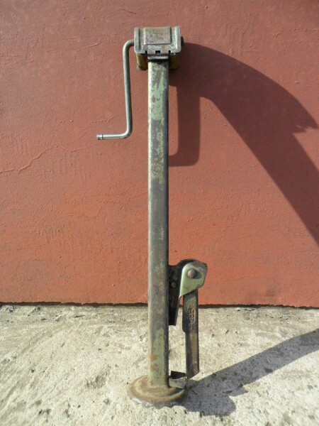 примерно такой достался нам в прокате