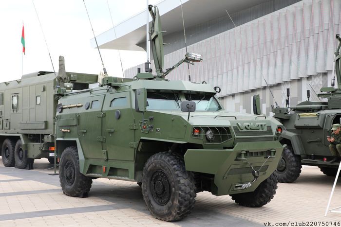 Радиостанция Р-186 "Богатырь-2" (на базе бронеавтомобиля МЗКТ-4901/Volat V1)