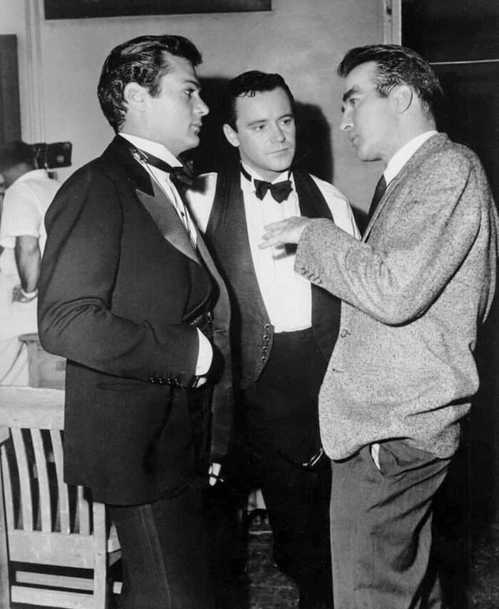 С Джеком Леммоном и оператором Чарльзом Лэнгом.