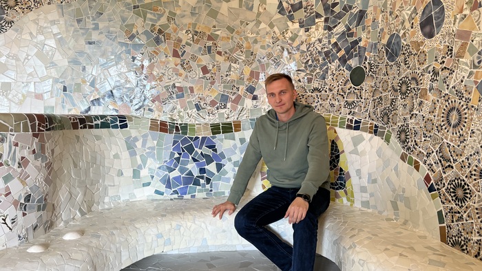 Готовая купель с мозаикой в стиле Гауди