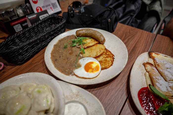   ""      -  .     .    .