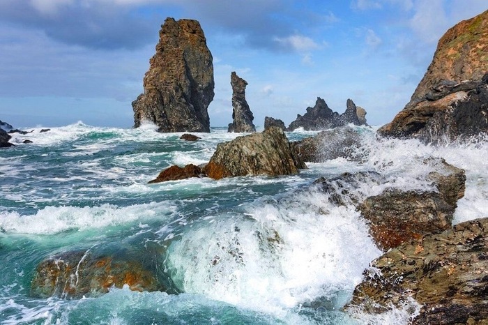 Les Aiguilles de Port Coton " -"   ---. <!--noindex--><a href="https://pikabu.ru/story/nevidimyie_morekhodyi_kak_gaplogruppa_r1az280_perepisala_istoriyu_slavyanskoy_atlantidyi_12841407?u=https%3A%2F%2Fwww.tripadvisor.ru%2FAttraction_Review-g1065632-d8342734-Reviews-Les_Aiguilles_de_Port_Coton-Bangor_Belle_Ile_en_Mer_Morbihan_Brittany.html&t=https%3A%2F%2Fwww.tripadvisor.ru%2FAttraction_Review-g1065632-d83427...&h=0f928b0cdf8e87bcdb2c481c3561e930a45dc540" title="https://www.tripadvisor.ru/Attraction_Review-g1065632-d8342734-Reviews-Les_Aiguilles_de_Port_Coton-B..." target="_blank" rel="nofollow noopener">https://www.tripadvisor.ru/Attraction_Review-g1065632-d83427...</a><!--/noindex-->