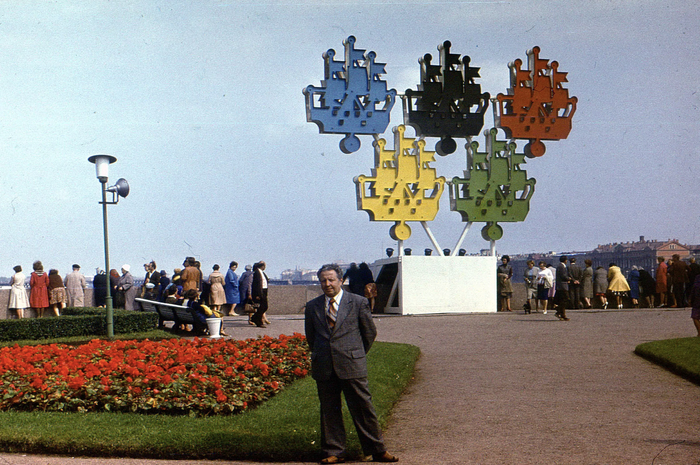 На стрелке Васильевского острова. 1980 г.