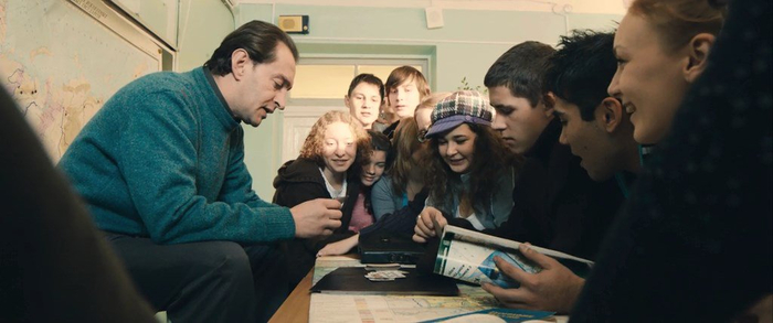 Игра в карты (кадр из фильма)