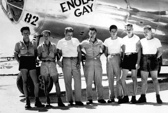 Экипаж самолета, сбросивший атомную бомбу на Хиросиму