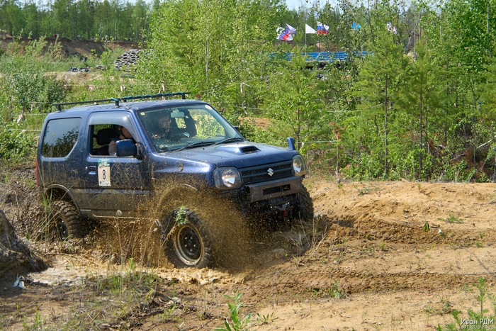 Ещё один участник - Сузуки Джимни