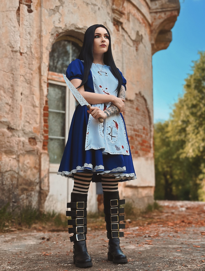     ) ,    , Alice: Madness Returns, American McGees Alice, 