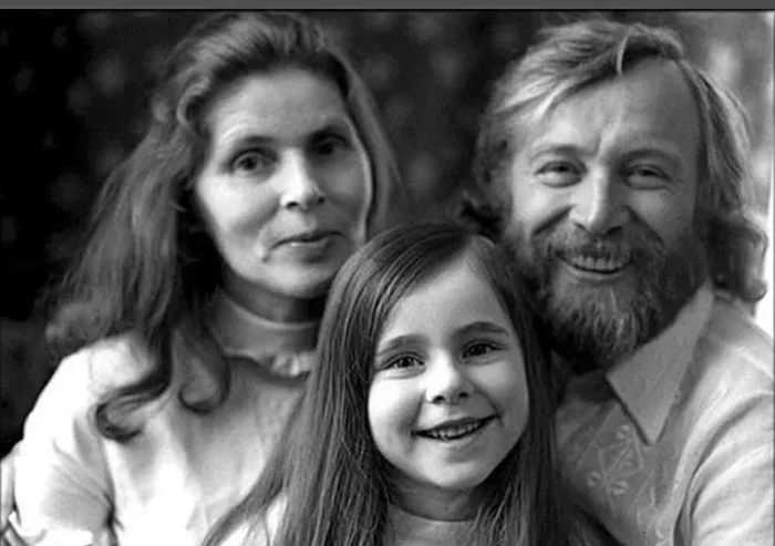 «Первая жена назвала его ничтожеством, а вторая сделала гением»: непрощённое предательство Смоктуновского... Биография, Актеры и актрисы, Советские актеры, Счастье, Семья, Любовь, Иннокентий Смоктуновский, Знаменитости, Театр, Память, Советское кино, Фото со съемок, Telegram (ссылка), СССР, Длиннопост, Прощание, Прошлое, Судьба, Молодость