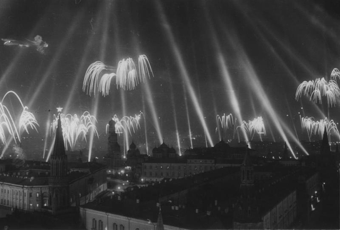 Салюты победы!