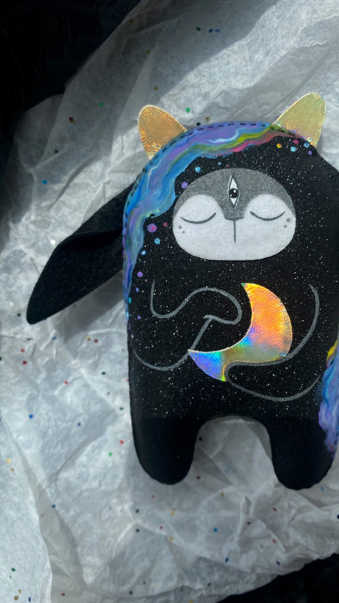 Радужно-бензиновый. Преломляющий свет во Тьме.