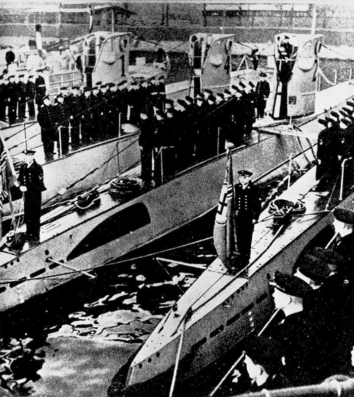   U-4(1935): " " ,  ,   , , 20 ,  ,  , ,  (),  , , 