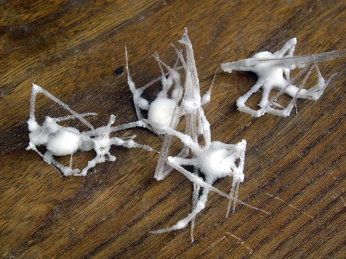 Если в закрытом пространстве заразился один паук, очень скоро в зомби превратятся все остальные.