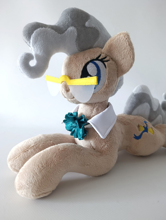  My Little Pony, Mayor Mare,  ()