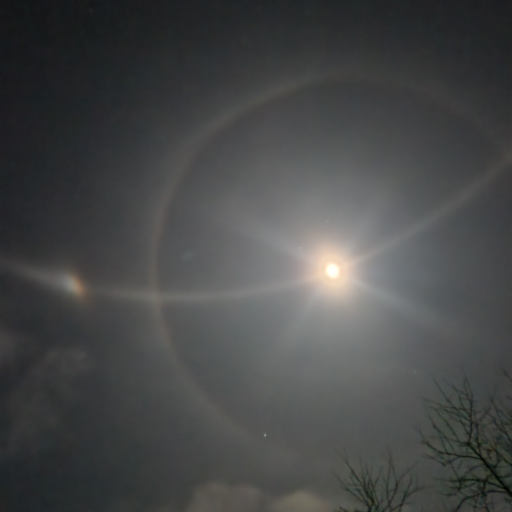 Reply to the post Solar Halo - My, The sun, Atmospheric phenomenon, Video, Soundless, Vertical video, Short videos, Halo, moon, Winter, Reply to post