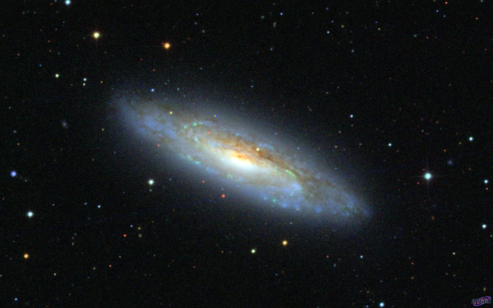 NGC 4527, глазами телескопа Хаббл.