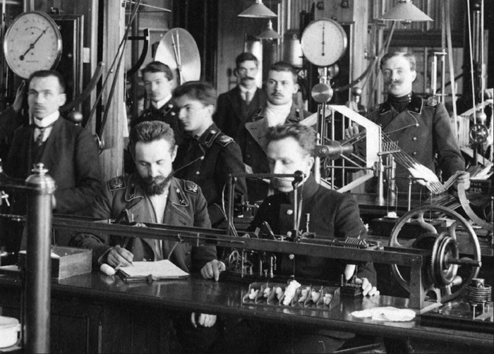  1897          - .      , 1890-