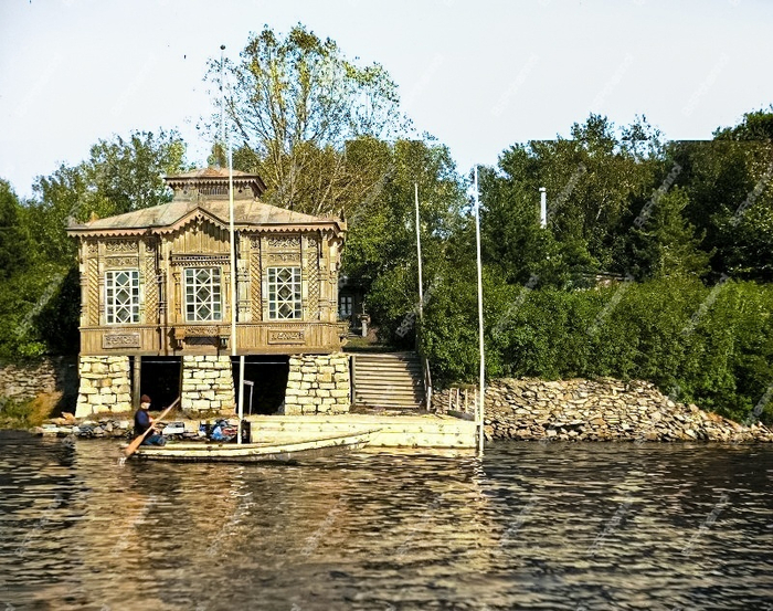 Автор: Александр Михайлович Протовский (сын фельдшера Нижнетагильского заводского госпиталя)