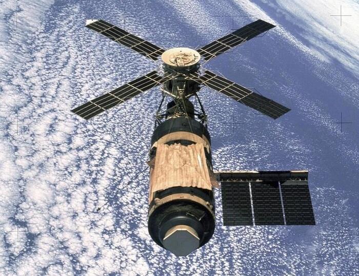    , , Skylab, NASA, ,  , , Telegram ()