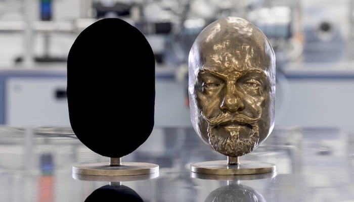 3D-  ,  Vantablack