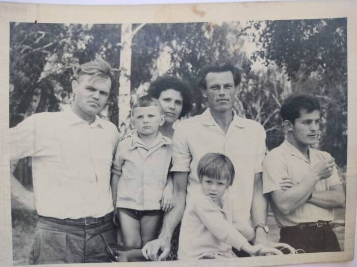  :      ,  ,  ,  ,  ,          . 8  1965 , .