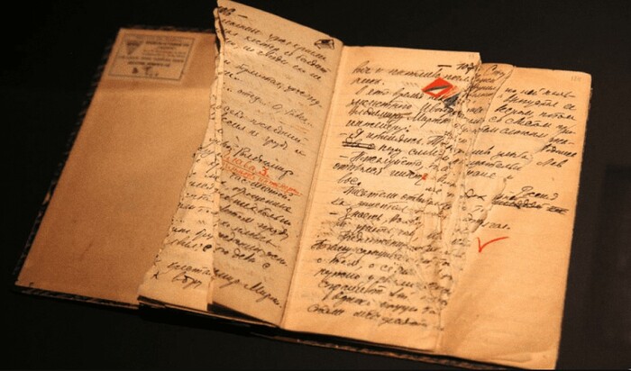 Найден подлинник рукописи Булгакова «Мастер и Маргарита», в котором нет Воланда и бала Сатаны