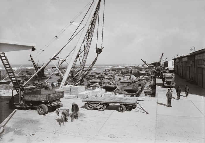 В порту Тель-Авива, 1934-1939 гг.