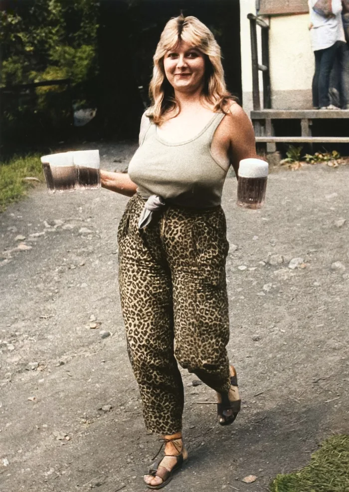 Осколки истории : Интересные и редкие ретро-фотографии Европы. 20 раскрашенных фотографий ХХ века. Часть 24 Историческое фото, 20 век, Старое фото, Европа, Фотография, Италия, Нидерланды (Голландия), Австро-венгрия, Швеция, Франция, Греция, Швейцария, Германия, Колоризация, Длиннопост