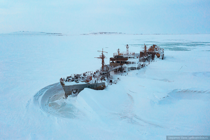   26 .       ׸ ,      1980-    ,       -1.