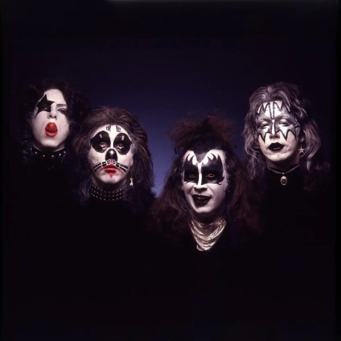     Kiss. -,  1973.