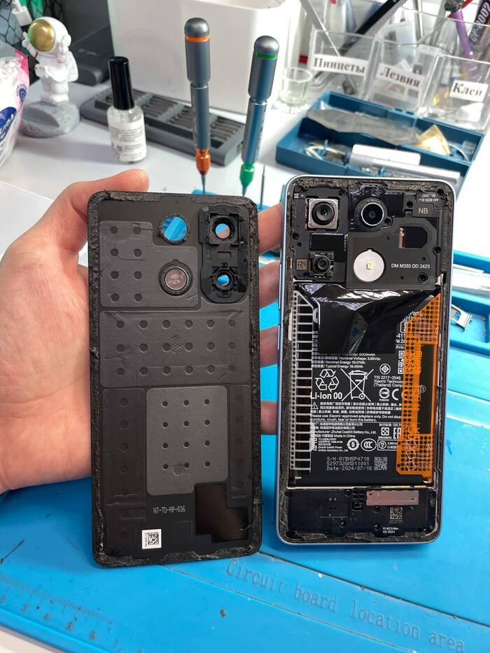 Разбилось стекло на Xiaomi Redmi Note 13 4G, но дисплей цел - поэтапно показываем, как сэкономить на ремонте