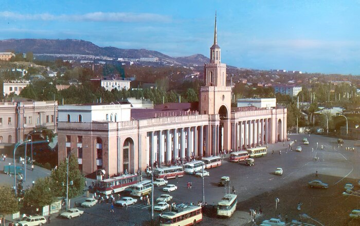   .  , , 1977 .         1982 .