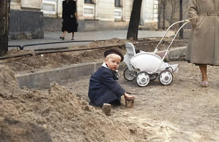 Жизнь Советского Ленинграда в 60-е годы. 20 раскрашенных фотографий История города, 20 век, 60-е, СССР, Ленинград, Санкт-Петербург, Старое фото, Фотография, Колоризация, Длиннопост
