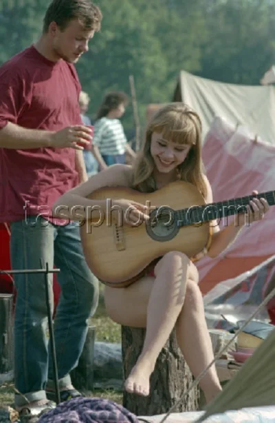 Интересные фотографии 90 -х (часть 118) 90-е, Детство 90-х, Фотография, Знаменитости, Эпоха, Маски-шоу (телесериал), Иванушки International, Сергей Супонев, Юрий Лужков, Надежда Кадышева, Джохар Дудаев, Владимир Жириновский, Борис Ельцин, Буденновск, Демо, Пьер Карден, Звездный час, Стена Цоя, Рейв, Игорь Сорин, Длиннопост Интересные фотографии 90 -х (часть 118) 90-е, Детство 90-х, Фотография, Знаменитости, Эпоха, Маски-шоу (телесериал), Иванушки International, Сергей Супонев, Юрий Лужков, Надежда Кадышева, Джохар Дудаев, Владимир Жириновский, Борис Ельцин, Буденновск, Демо, Пьер Карден, Звездный час, Стена Цоя, Рейв, Игорь Сорин, Длиннопост