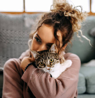 А существуют ли девушки, которые не любят кошек?