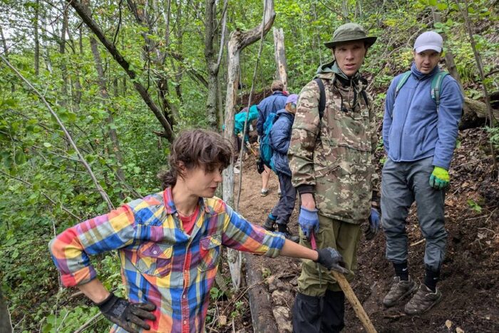 Татьяна Суркова и Леонид Катин (в центре)