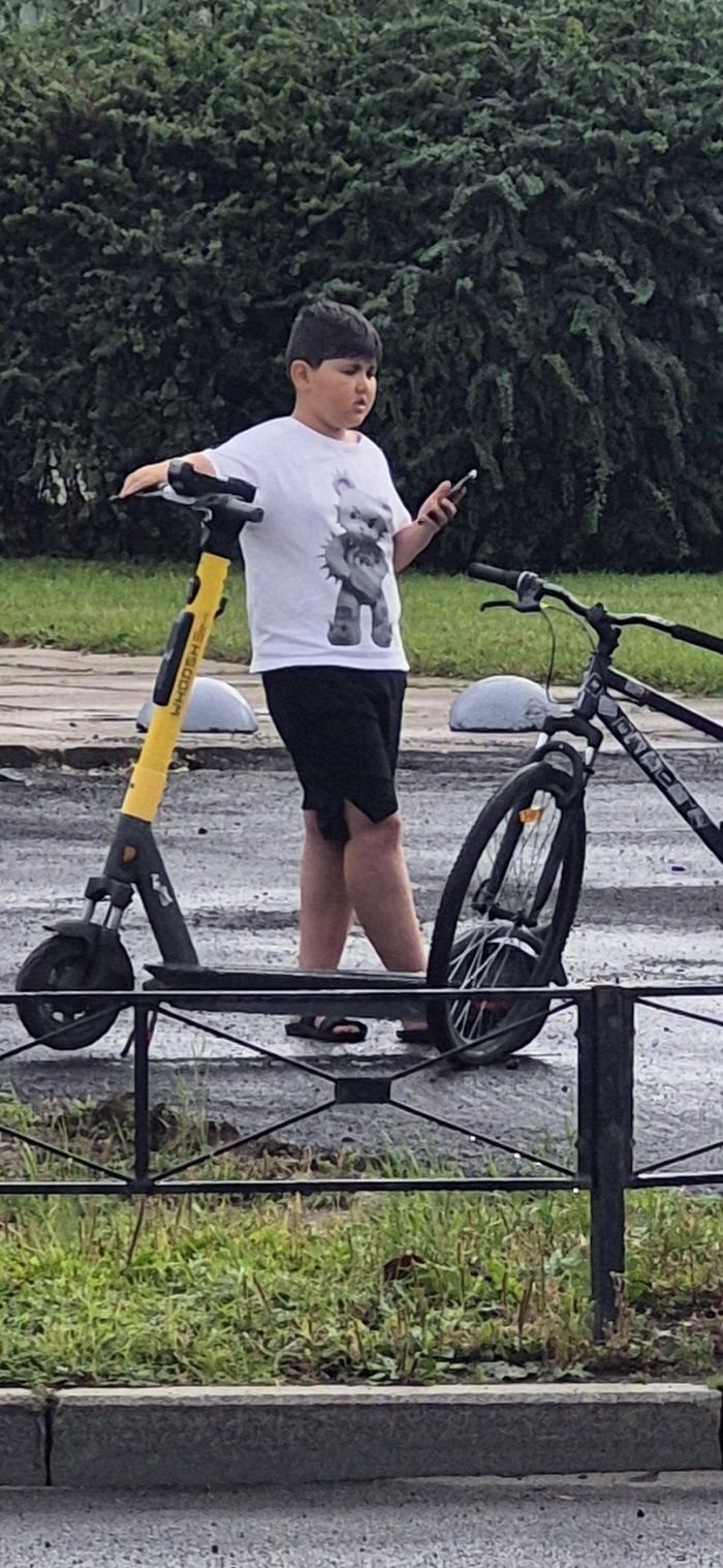 Самокатчики в Питере