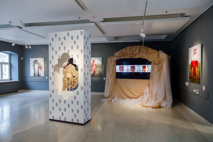 Экспозиция «Игра без слов. Художественные миры Юлдус Бахтиозиной в галерее Heritage