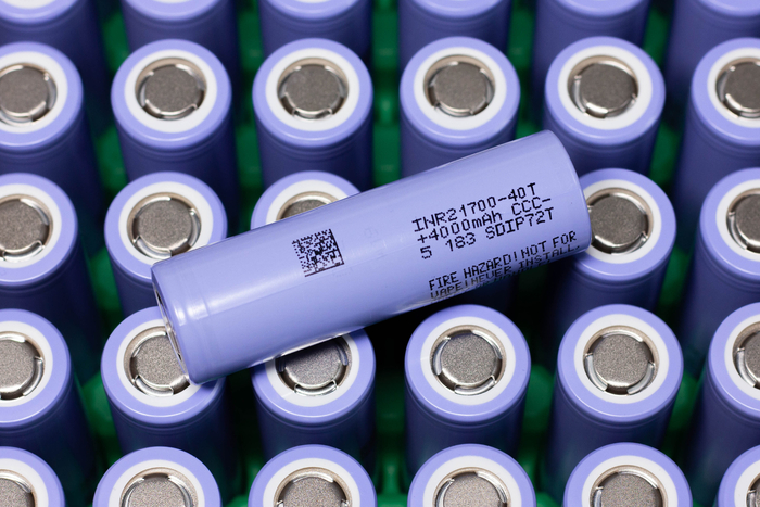 Samsung INR21700-40T -    ?  18650, - , , , , , , , 