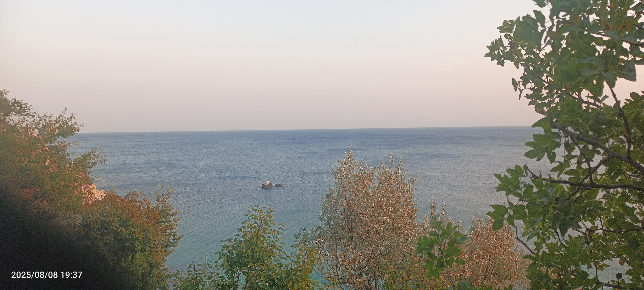 We went to Fiolent to hang out with hippies and swim in the sea. - My, Crimea, Sea, Black Sea, Cape Fiolent, Tent, Bonfire, Sunset, Nature, Camping, Punks, Hippie, The photo, Mobile photography, Vertical video, Video, Coast, Headland, Relaxation, Leisure, Short videos, Longpost