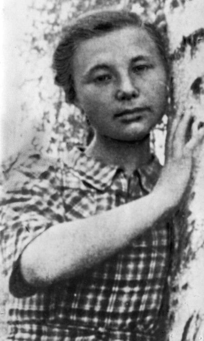 Маша Поливанова, не позднее 1941 года