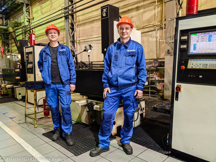 Из серии «Именно они делают Россию великой» - снято мной на заводе АО «Уралтурбо»