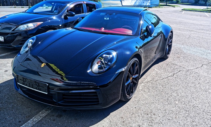 Porsche 911 Carrera - .