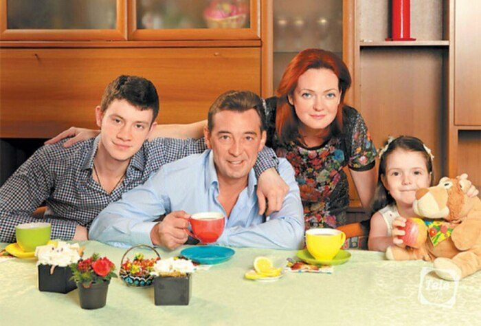 Николай Добрынин с женой, сыном и дочерью