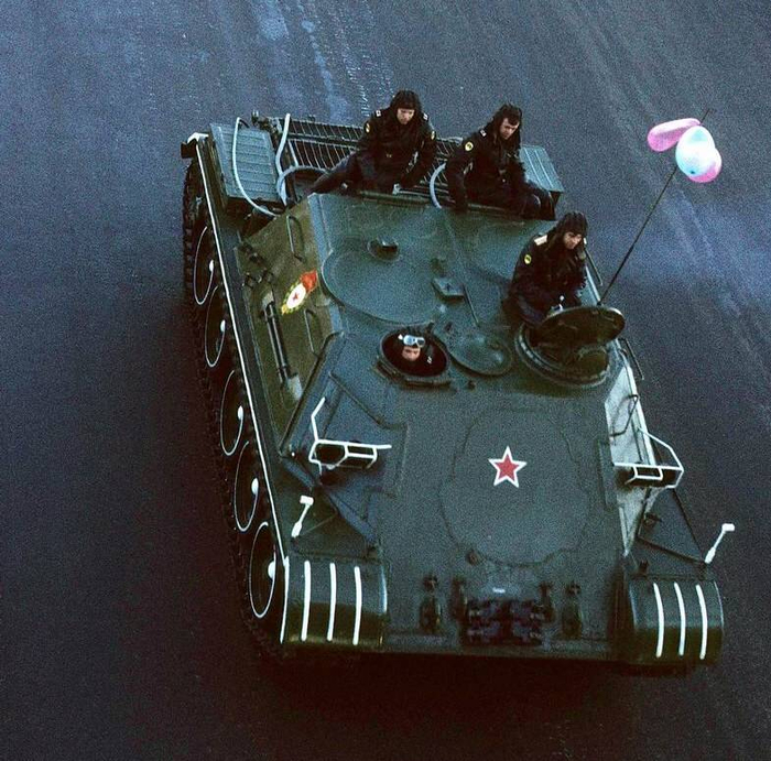      .      ,    .  <!--noindex--><a href="https://pikabu.ru/story/neobyichnaya_i_redkaya_tekhnika_na_paradakh_na_krasnoy_ploshchadi_ot_tsiklopicheskikh_atomnyikh_pushek_do_spetsialnyikh_paradnyikh_tyagachey_13113213?u=http%3A%2F%2FRussianarms.ru&t=Russianarms.ru&h=a41b5af5cac28209b7579208753f1ff838432aa6" title="http://Russianarms.ru" target="_blank" rel="nofollow noopener">Russianarms.ru</a><!--/noindex-->