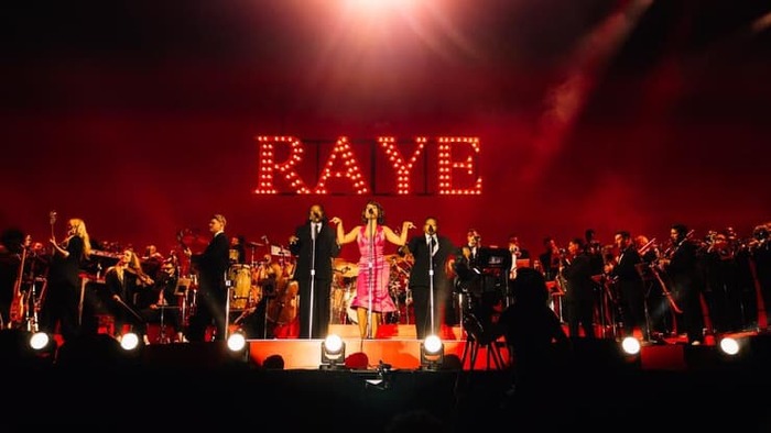  ,     .     All Pints East.( : @BETHANMILLERCO)