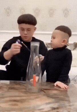    )